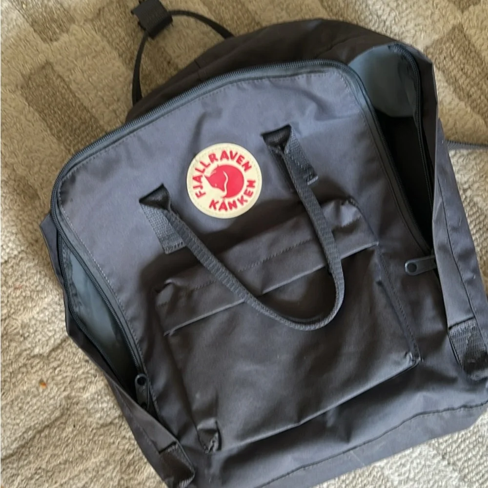 Fjallraven Gray Kånken Backpack Classic Design - Picture 3 of 5